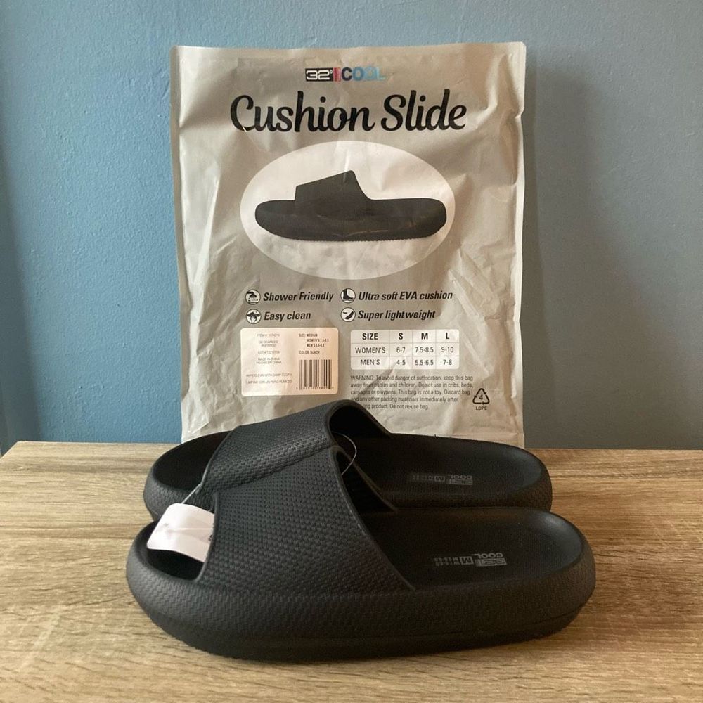 NEW 32 Degrees Cool Cushion Slides, Shower Shoes Size MEDIUM W7.5-8.5 Black